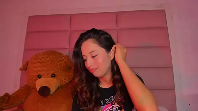 little-Emma online show from November 7, 11:42 pm