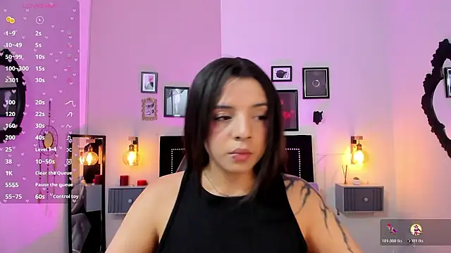 Charlotte  Benett online show from March 16, 6:28 am