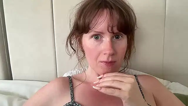 redheadrosie69 online show from June 27, 3:51 pm