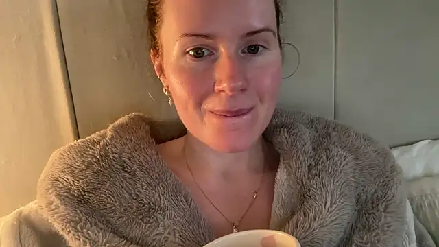 redheadrosie69 online show from February 3, 9:47 am