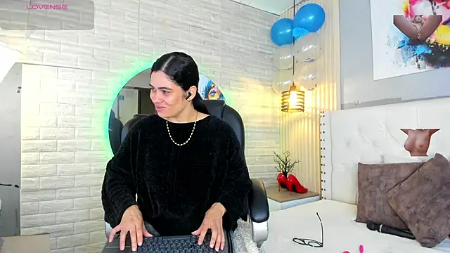 sussy  stone online show from June 16, 12:06 pm