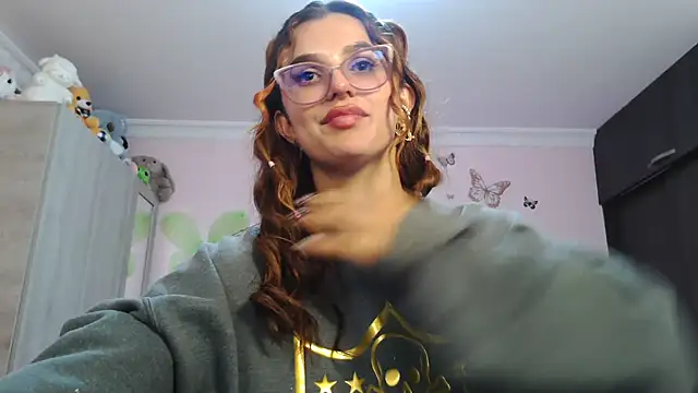 caroline jonson online show from December 4, 8:20 pm