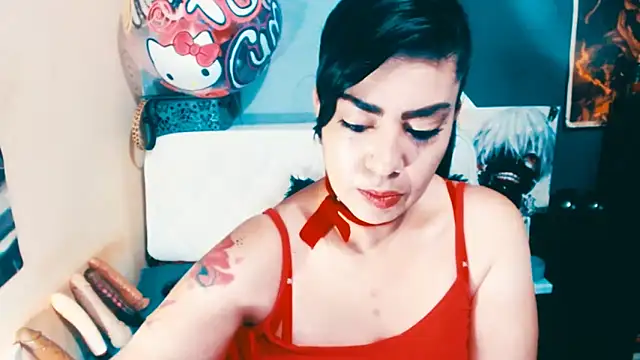 luisahott online show from March 17, 11:47 am