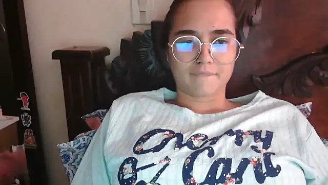 trianabell online show from January 15, 5:30 pm