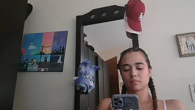 trianabell online show from July 28, 8:52 pm