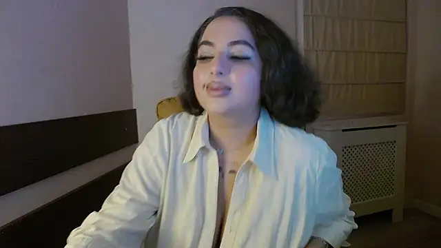 BustyAllyy online show from June 12, 6:38 pm