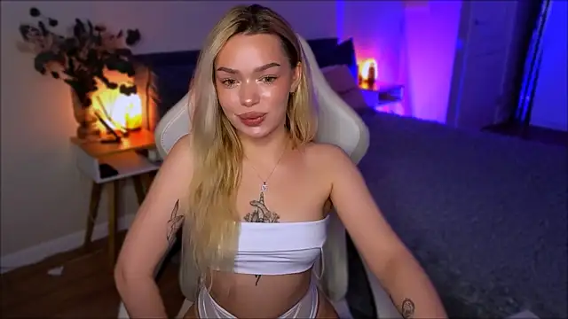 Lily Yin online show from August 8, 5:59 am