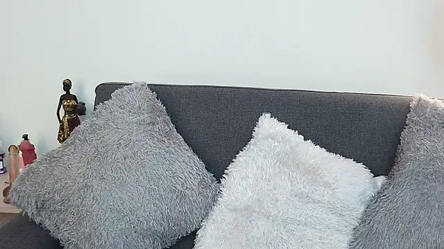 Snapshot of mia_roux13 chatting on September 25, 7:34 pm mia roux13 online show from September 25, 7:34 pm