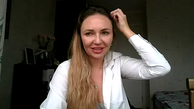 AngelinaLove28 online show from November 4, 7:57 am