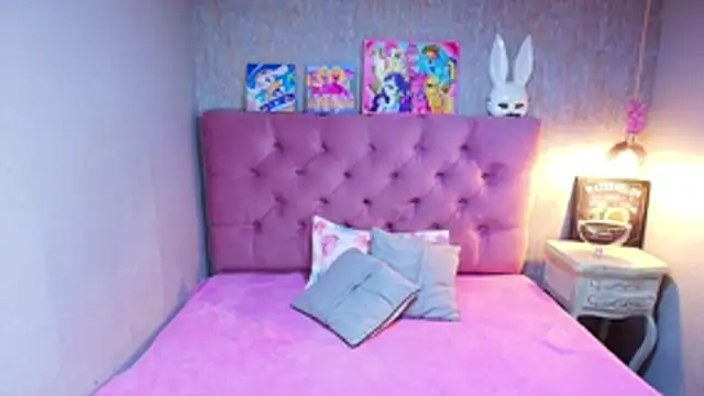 charlottemoonxz online show from April 29, 6:13 pm