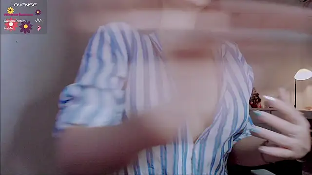 Snapshot of Di_Di__ chatting on September 13, 6:27 pm Di Di   online show from September 13, 6:27 pm