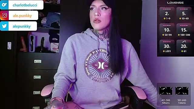 charlotbelucci  online show from December 3, 9:00 am