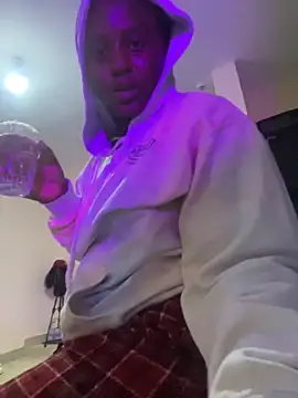 prettymelanin online show from November 5, 6:35 pm