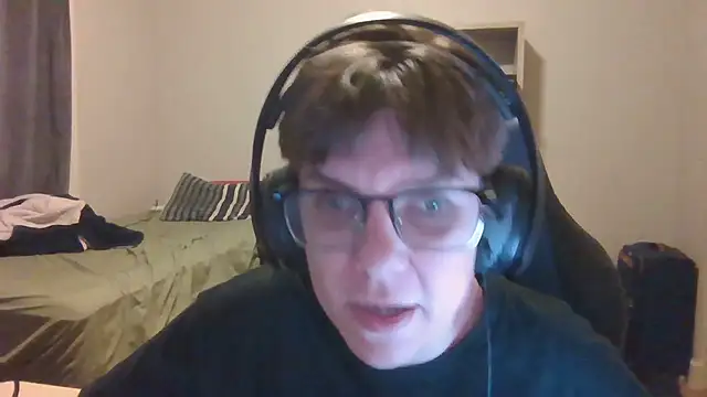 Snapshot of KaliSnow199623 chatting on October 23, 4:18 am KaliSnow199623 online show from October 23, 4:18 am