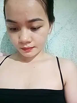 Ngoc-Trinh online show from October 23, 7:58 am