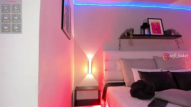 sofi bakerr online show from July 3, 12:22 pm