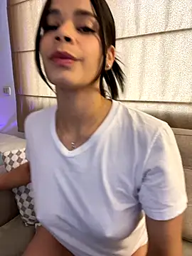 Leah Honey26 online show from October 13, 10:01 pm