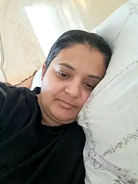 sarahhh1987 online show from February 10, 6:38 am