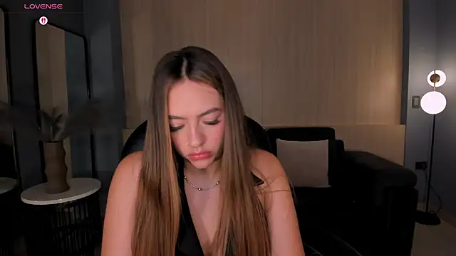 Snapshot of BellaRose_X chatting on October 2, 5:56 am BellaRose X online show from October 2, 5:56 am