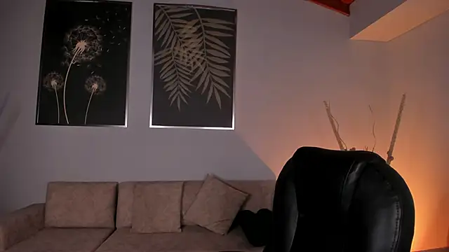 ViolettHansson online show from September 28, 11:48 am