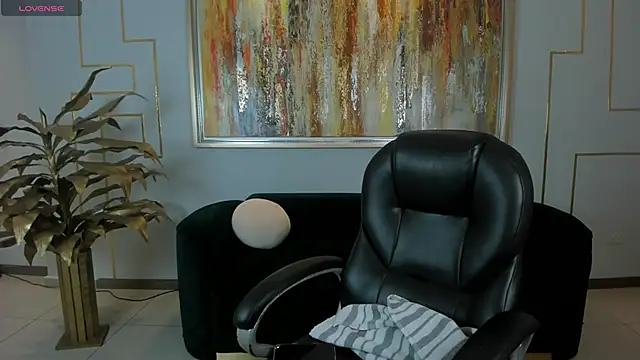 AliceHarper  online show from April 21, 5:09 pm