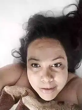 lunanataly online show from November 25, 1:19 am