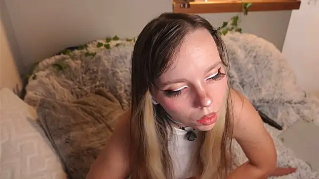 Ayra Lust online show from April 27, 7:22 pm