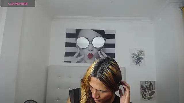 Brisahott online show from March 19, 2:27 am