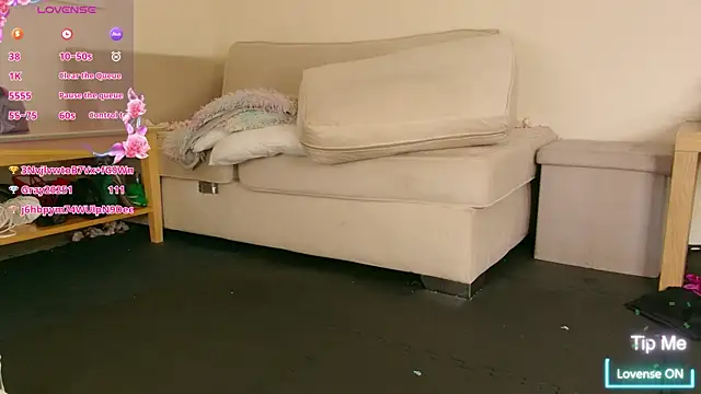 Milky flexy cat online show from July 28, 4:39 pm