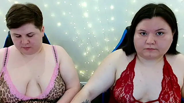 BeckyAndHellen online show from July 2, 9:04 am