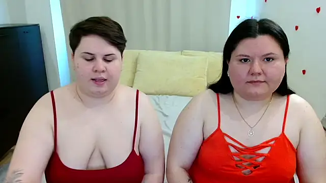 BeckyAndHellen online show from June 16, 11:00 am