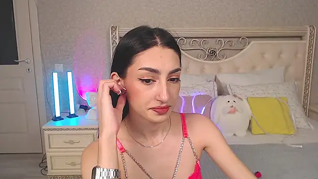 Lina Robbins online show from April 8, 11:51 pm