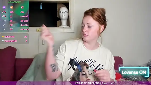 aaprill online show from December 19, 9:01 am