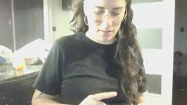 Snapshot of atenealovve_77 chatting on November 3, 11:31 pm atenealovve 77 online show from November 3, 11:31 pm