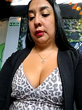 Bella keny online show from July 13, 7:58 pm