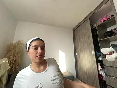 dakota le online show from June 24, 9:36 pm