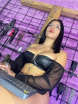 alexia aitanaa  online show from July 14, 10:21 am