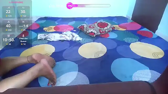 hot-saniya01 online show from March 19, 7:35 am