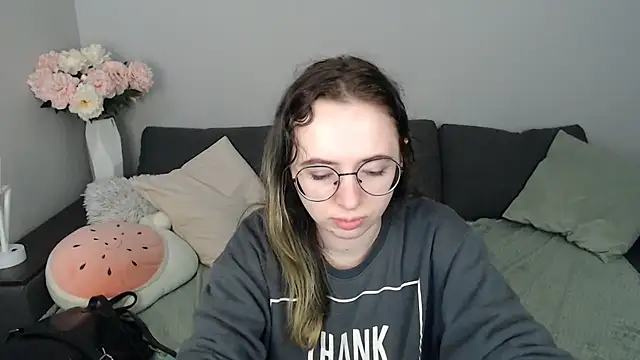 Mini Diva online show from October 25, 8:11 am