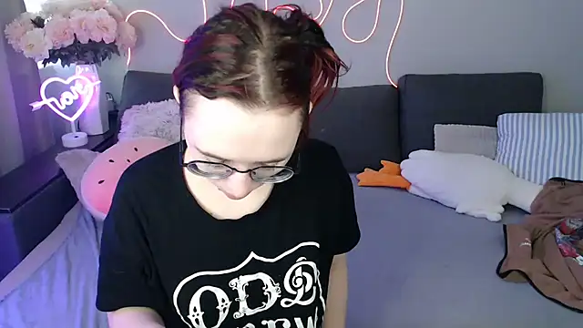 Mini Diva online show from July 29, 8:14 am