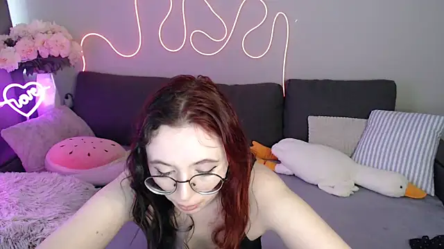 Mini Diva online show from June 27, 12:33 pm
