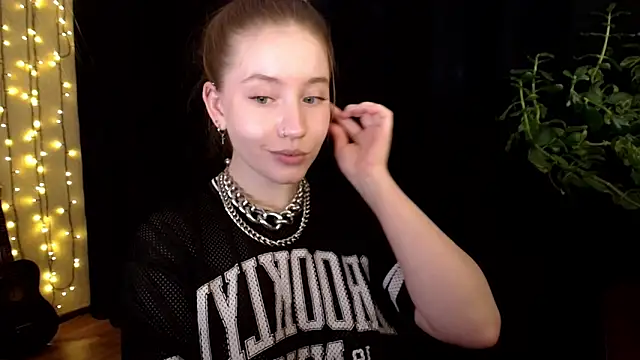 SindiWatsoon online show from September 12, 1:51 pm