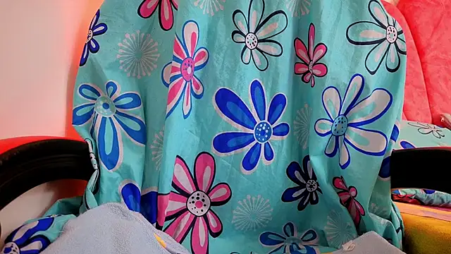 luly pink online show from June 30, 4:45 am