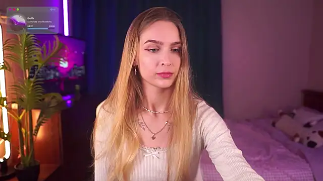 Kamila icee online show from October 10, 8:03 pm