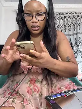 MimiCurves online show from June 11, 8:11 am