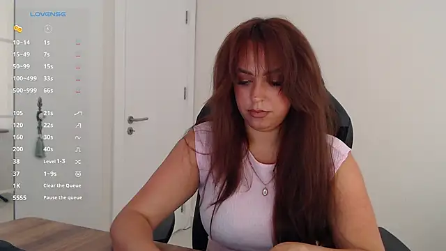  Just a queen 3 online show from May 19, 8:54 am