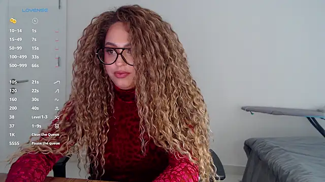  Just a queen 3 online show from March 5, 2:46 pm