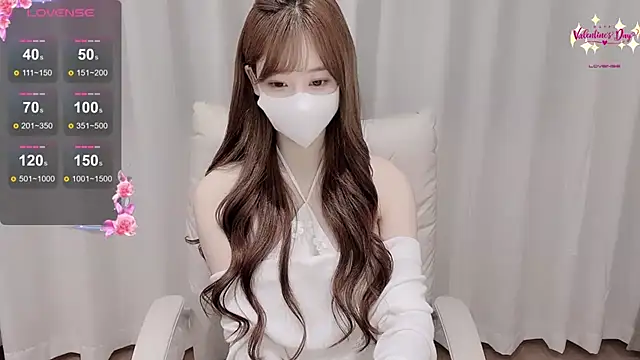 Yuuuuuly online show from December 1, 3:15 pm