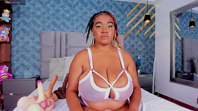NiiaMoore online show from June 22, 8:06 pm