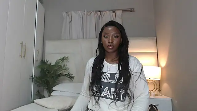 naughtyblackdolie online show from October 21, 3:10 am